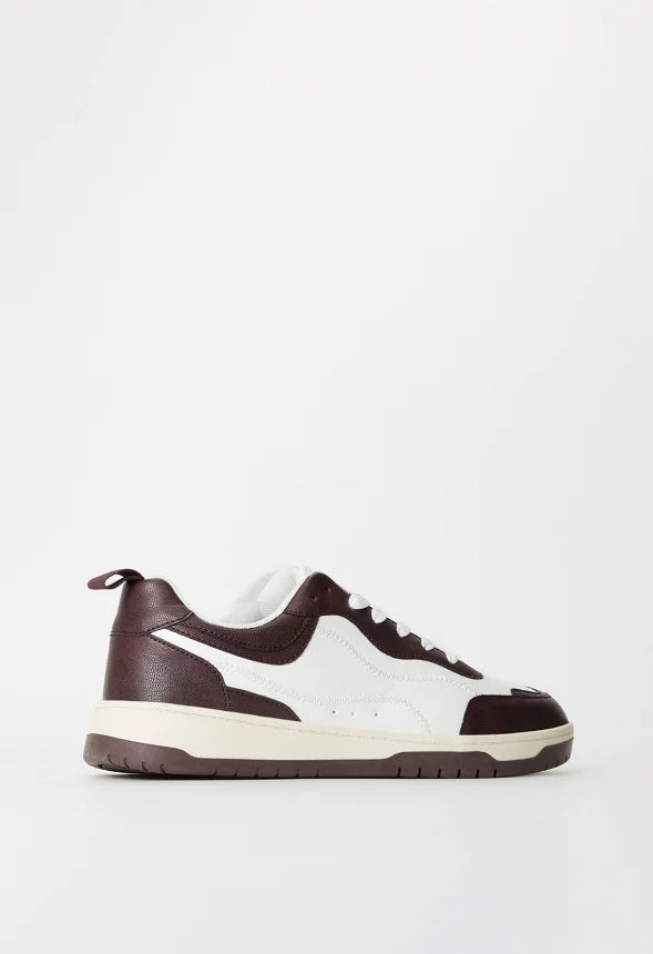 Regina Court Trainers