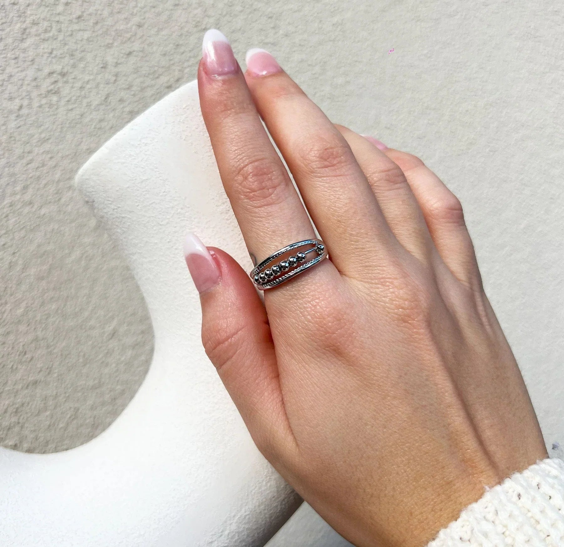 Pendulum Sliding Worry Ring